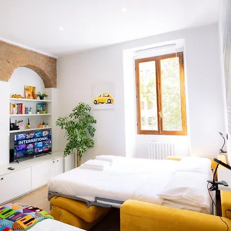 The Red Bricks Home - San Babila Area Milan Exterior photo